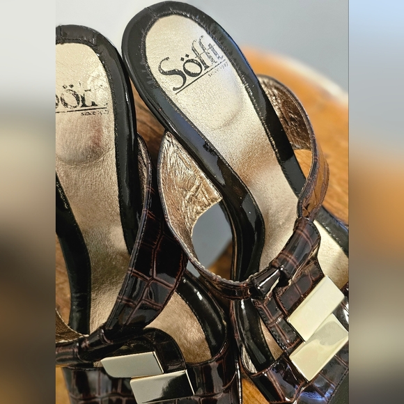 Sofft brown leather wedges, faux alligator skin. Size 7.5 - Picture 6 of 10